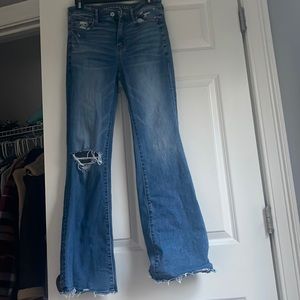 Very lightly used bootleg denim jeans from American eagle